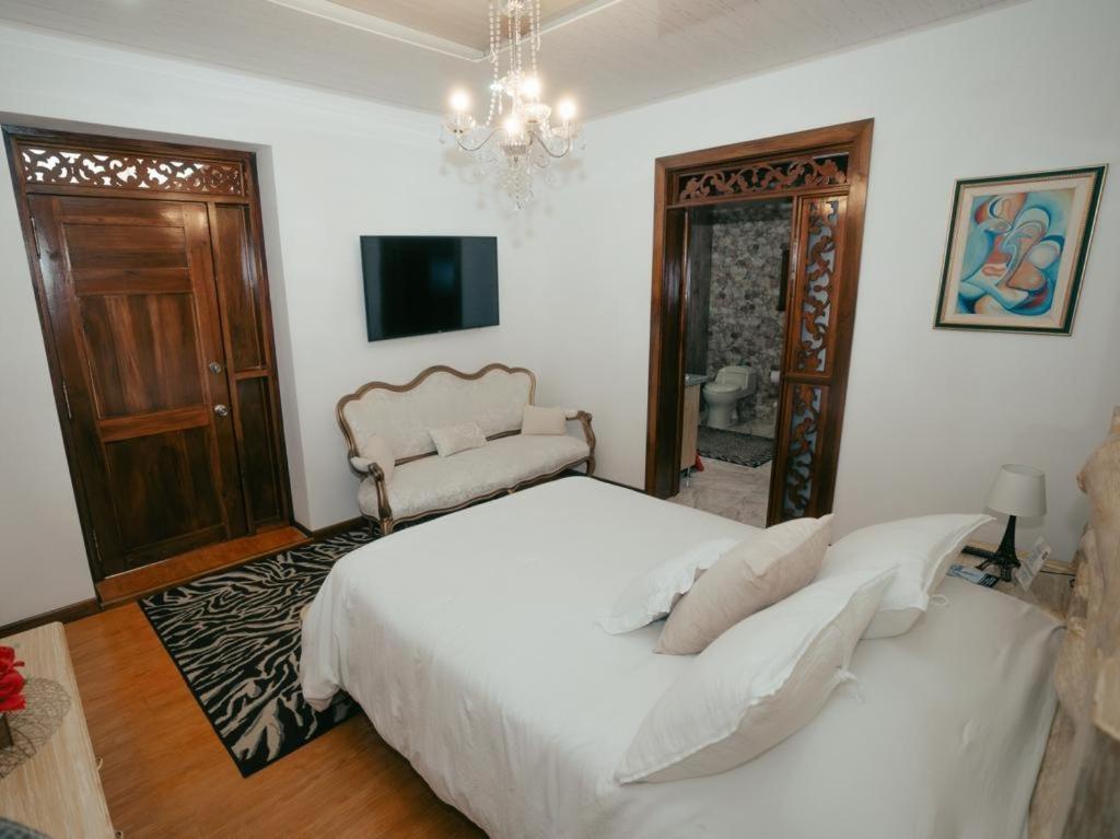 Готель Salamina Highs Екстер'єр фото